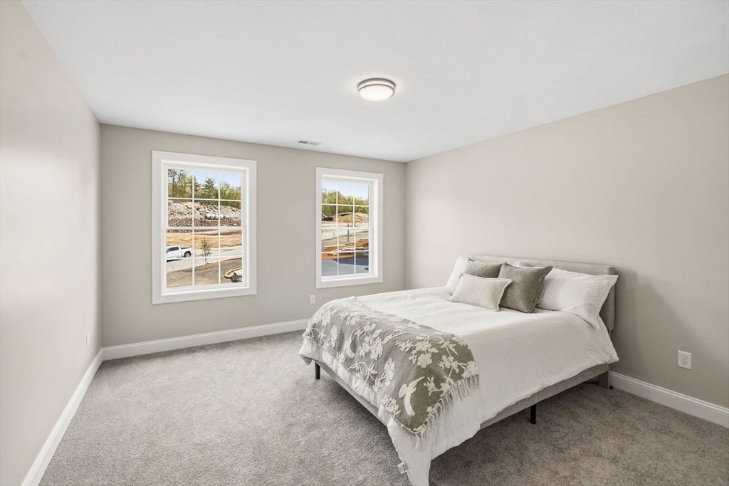 Derry, New Hampshire, 03038, United States, 4 Bedrooms Bedrooms, ,3 BathroomsBathrooms,Residential,Active,1993933