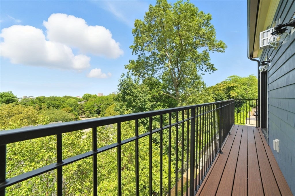 Brookline, Massachusetts, 02446, United States, 4 Bedrooms Bedrooms, ,4 BathroomsBathrooms,Residential,Active,1806604