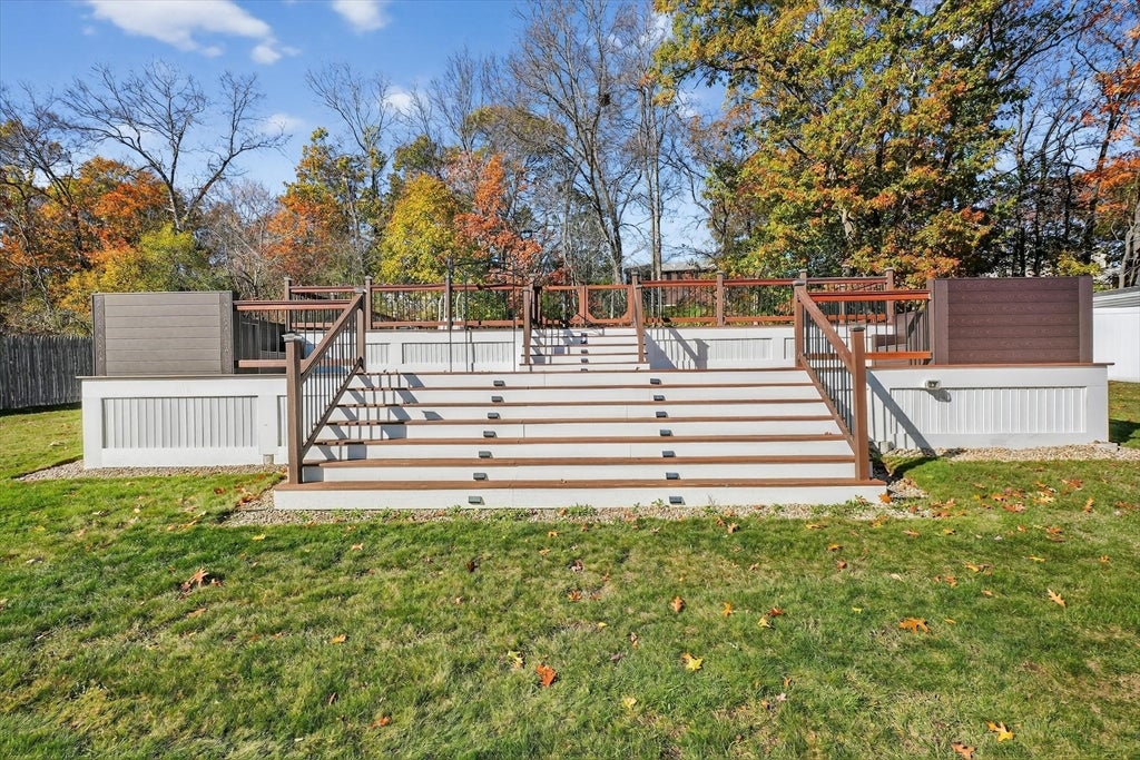 Danvers, Massachusetts, 01923, United States, 4 Bedrooms Bedrooms, ,4 BathroomsBathrooms,Residential,Active,1992274