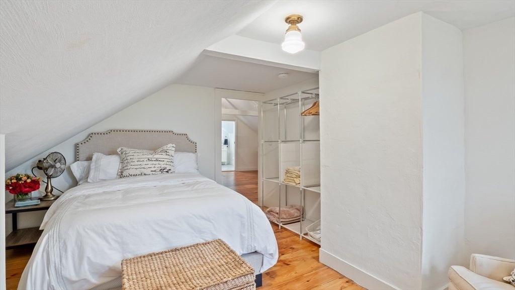 Newbury, Massachusetts, 01951, United States, 5 Bedrooms Bedrooms, ,5 BathroomsBathrooms,Residential,Active,1993932