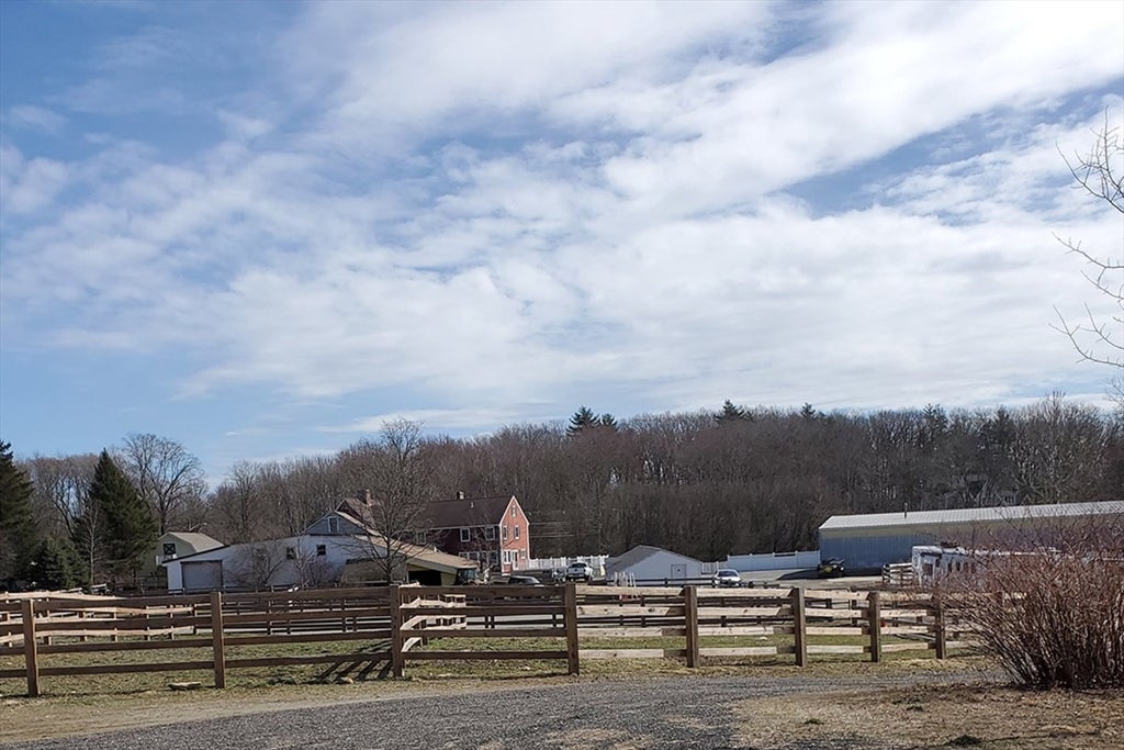 Westborough, Massachusetts, 01581, United States, 6 Bedrooms Bedrooms, ,3 BathroomsBathrooms,Residential,Active,1992250