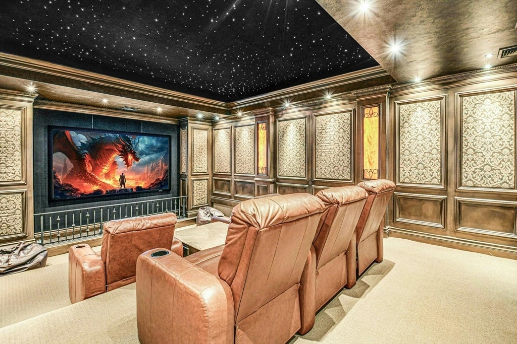 Hopkinton, Massachusetts, 01748, United States, 5 Bedrooms Bedrooms, ,8 BathroomsBathrooms,Residential,Active,1953005