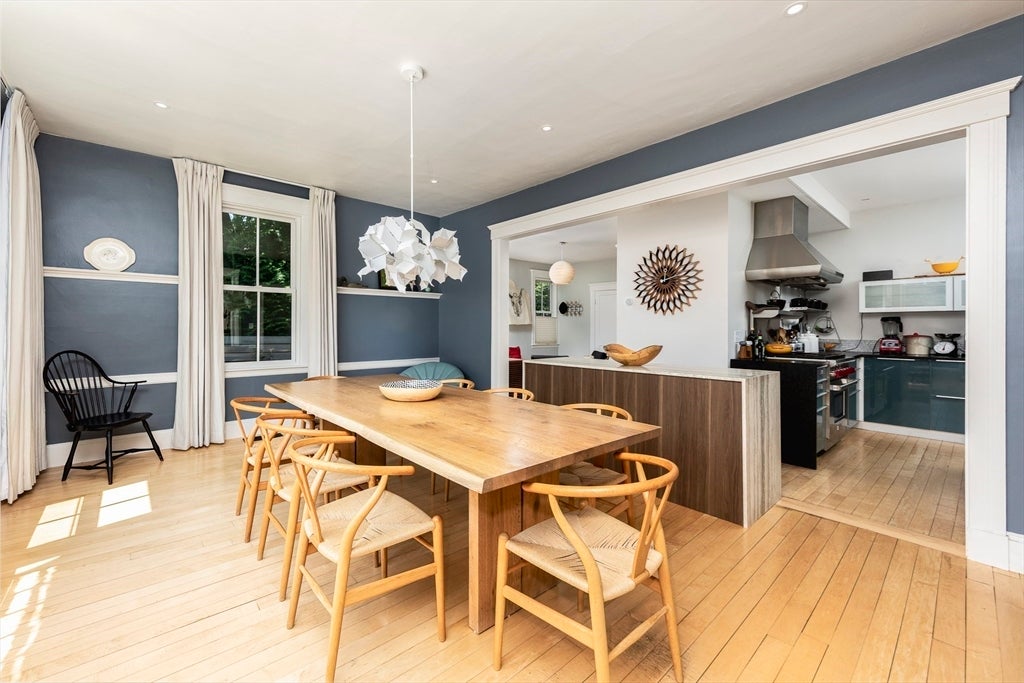 Marblehead, Massachusetts, 01945, United States, 5 Bedrooms Bedrooms, ,4 BathroomsBathrooms,Residential,Active,1993678