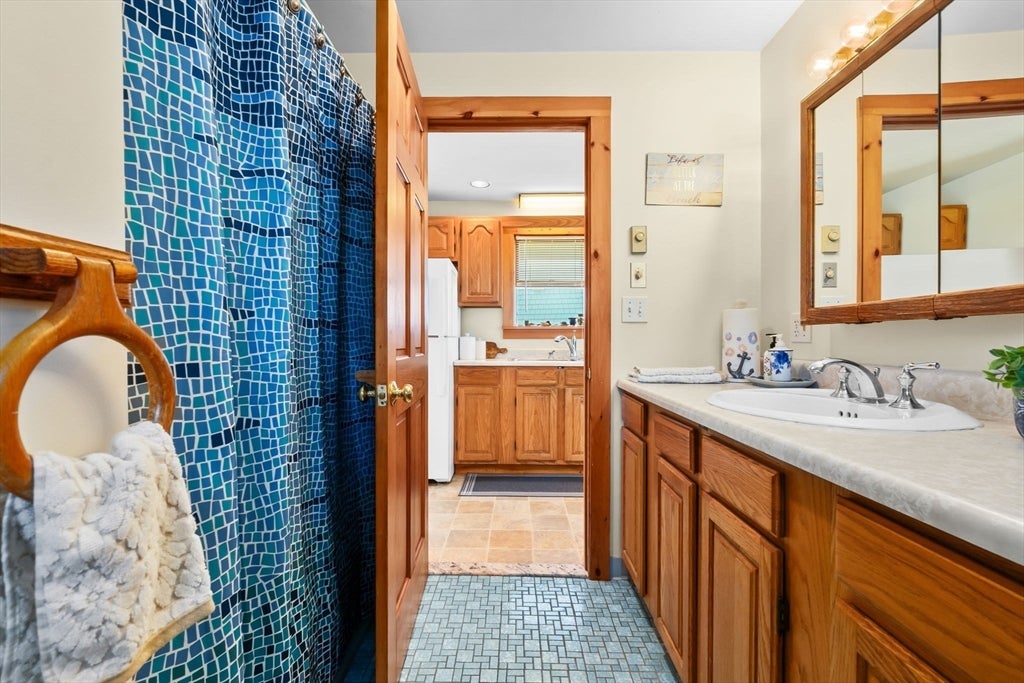 Newburyport, Massachusetts, 01950, United States, 2 Bedrooms Bedrooms, ,1 BathroomBathrooms,Residential,Active,1920272