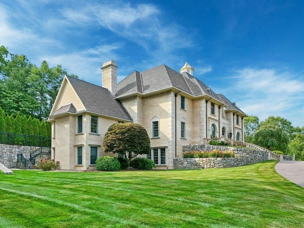 Hopkinton, Massachusetts, 01748, United States, 5 Bedrooms Bedrooms, ,8 BathroomsBathrooms,Residential,Active,1953005