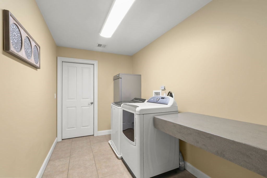 North Attleboro, Massachusetts, 02760, United States, 5 Bedrooms Bedrooms, ,6 BathroomsBathrooms,Residential,Active,1934825