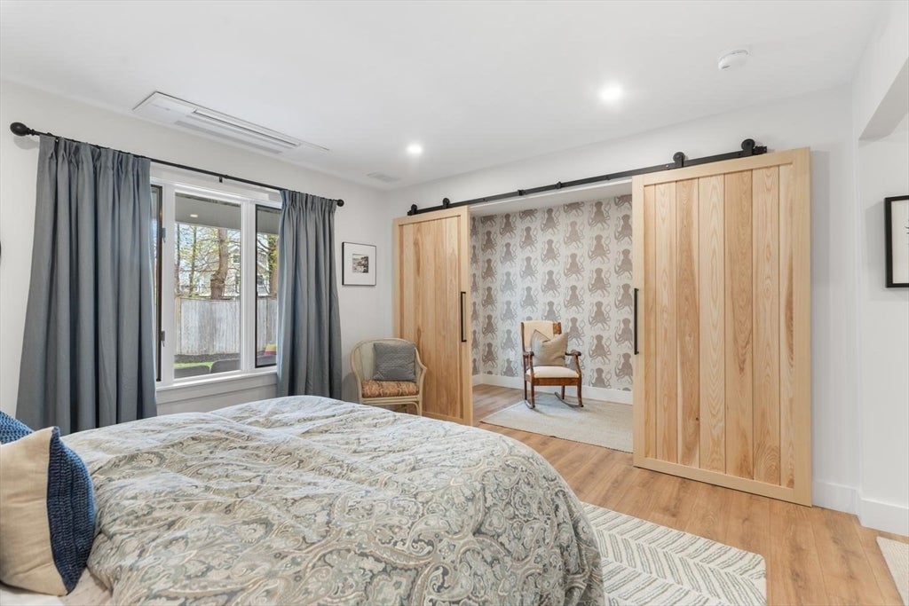 Gloucester, Massachusetts, 01930, United States, 2 Bedrooms Bedrooms, ,3 BathroomsBathrooms,Residential,Active,2043789