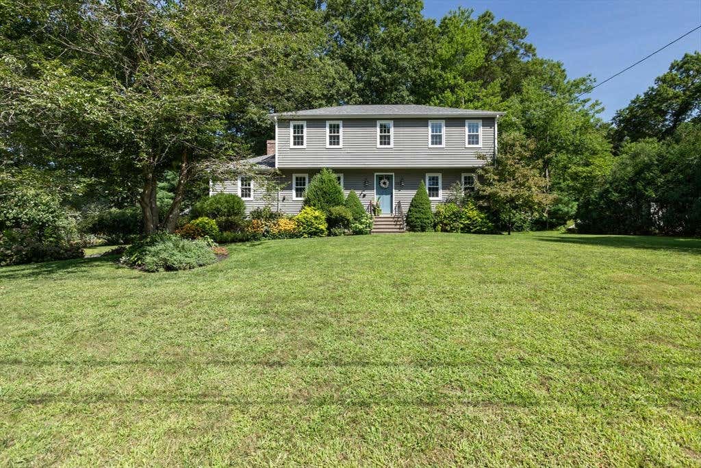 72 KERRY LN, NORTHBRIDGE, MA 01588, photo 1 of 39