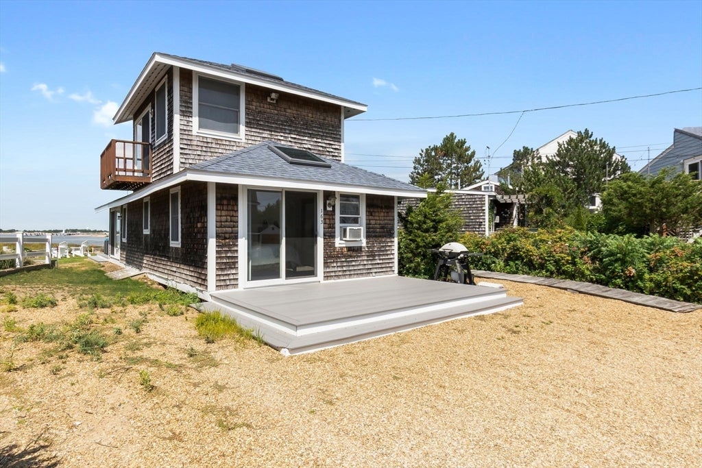 Newburyport, Massachusetts, 01950, United States, 2 Bedrooms Bedrooms, ,1 BathroomBathrooms,Residential,Active,1920272