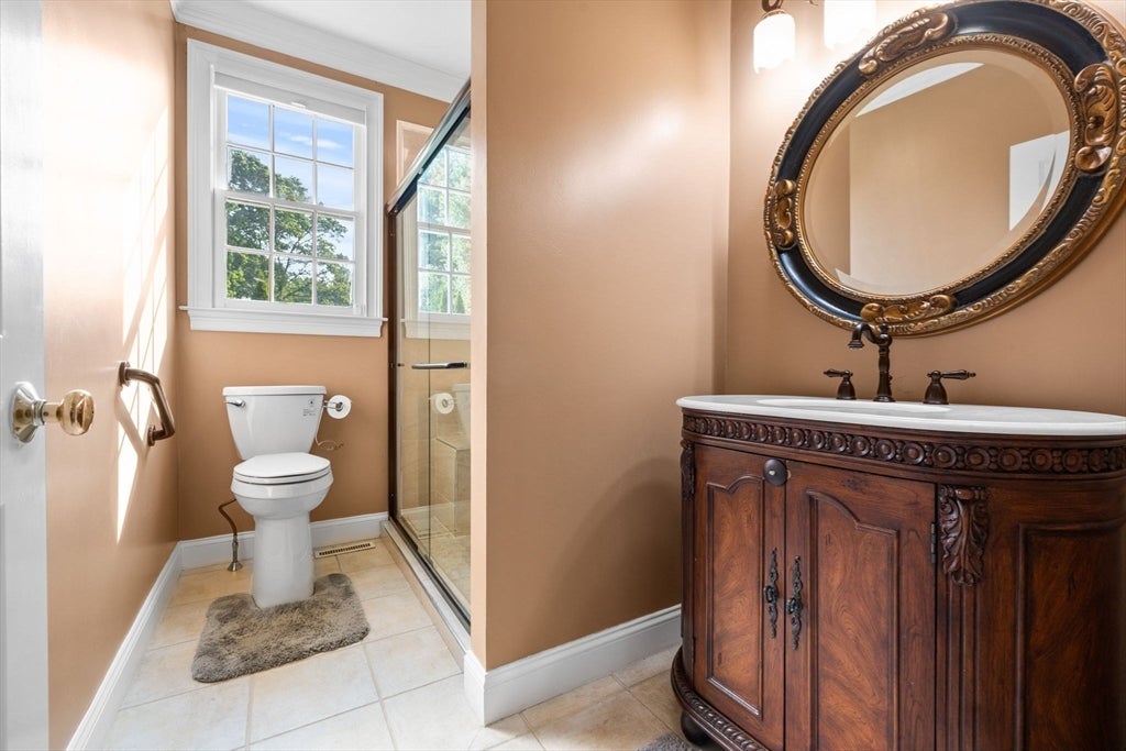Shrewsbury, Massachusetts, 01545, United States, 6 Bedrooms Bedrooms, ,5 BathroomsBathrooms,Residential,Active,1904160