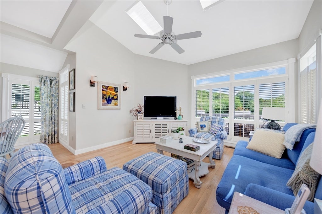 Gloucester, Massachusetts, 01930, United States, 4 Bedrooms Bedrooms, ,3 BathroomsBathrooms,Residential,Active,1929470