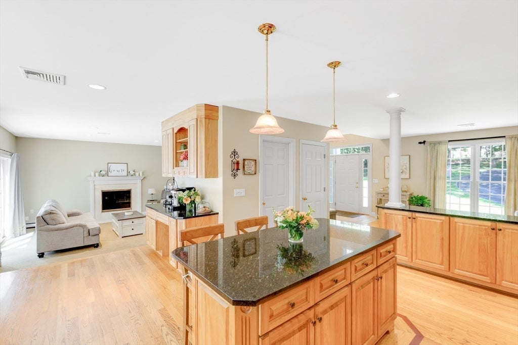 Ipswich, Massachusetts, 01938, United States, 4 Bedrooms Bedrooms, ,3 BathroomsBathrooms,Residential,Active,1922346