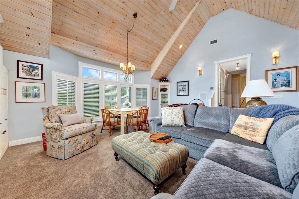Gloucester, Massachusetts, 01930, United States, 4 Bedrooms Bedrooms, ,3 BathroomsBathrooms,Residential,Active,1929470