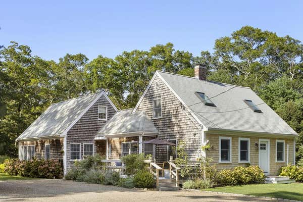 97 SNAKE HOLW, VINEYARD HAVEN, MA 02568 - Image 1