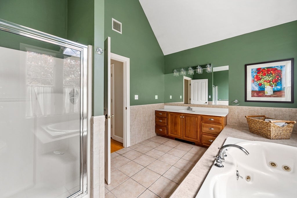 Norwell, Massachusetts, 02061, United States, 4 Bedrooms Bedrooms, ,4 BathroomsBathrooms,Residential,Active,1986892