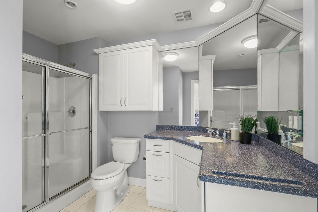 North Attleboro, Massachusetts, 02760, United States, 5 Bedrooms Bedrooms, ,6 BathroomsBathrooms,Residential,Active,1934825