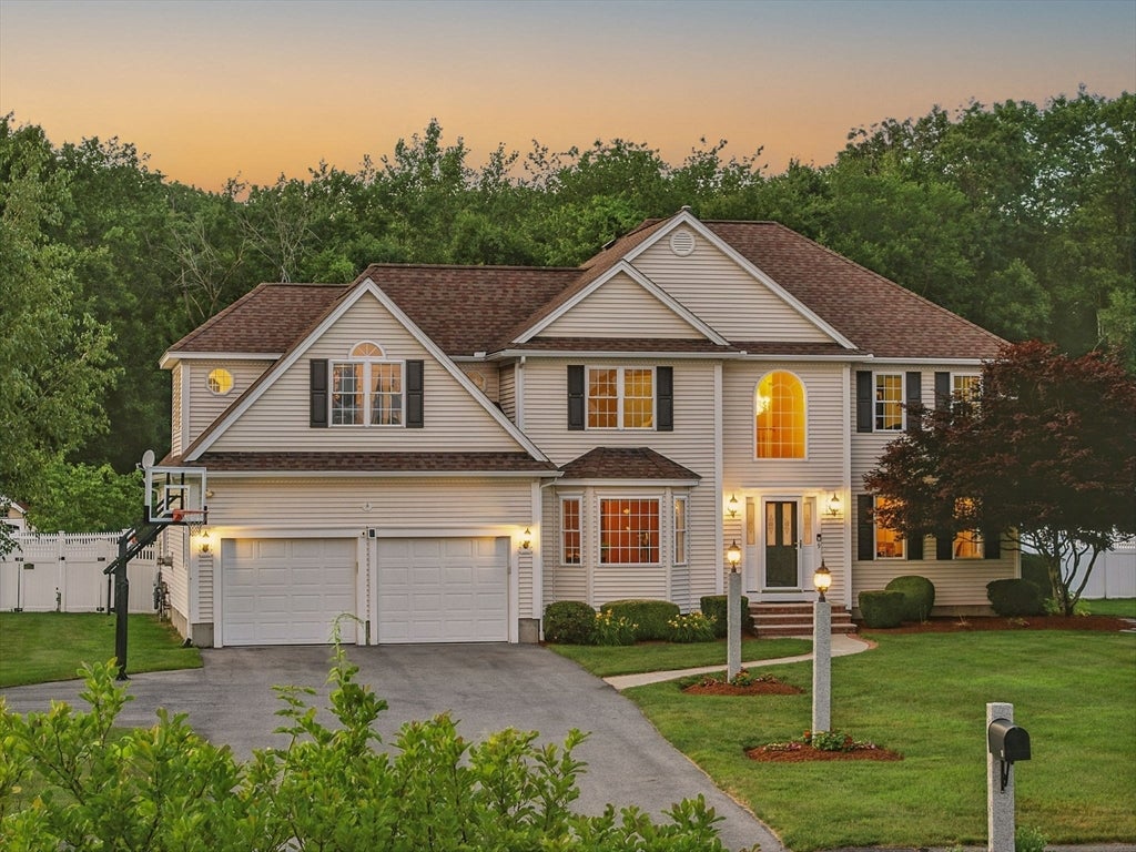 Westford, Massachusetts, 01886, United States, 4 Bedrooms Bedrooms, ,4 BathroomsBathrooms,Residential,Active,1971779