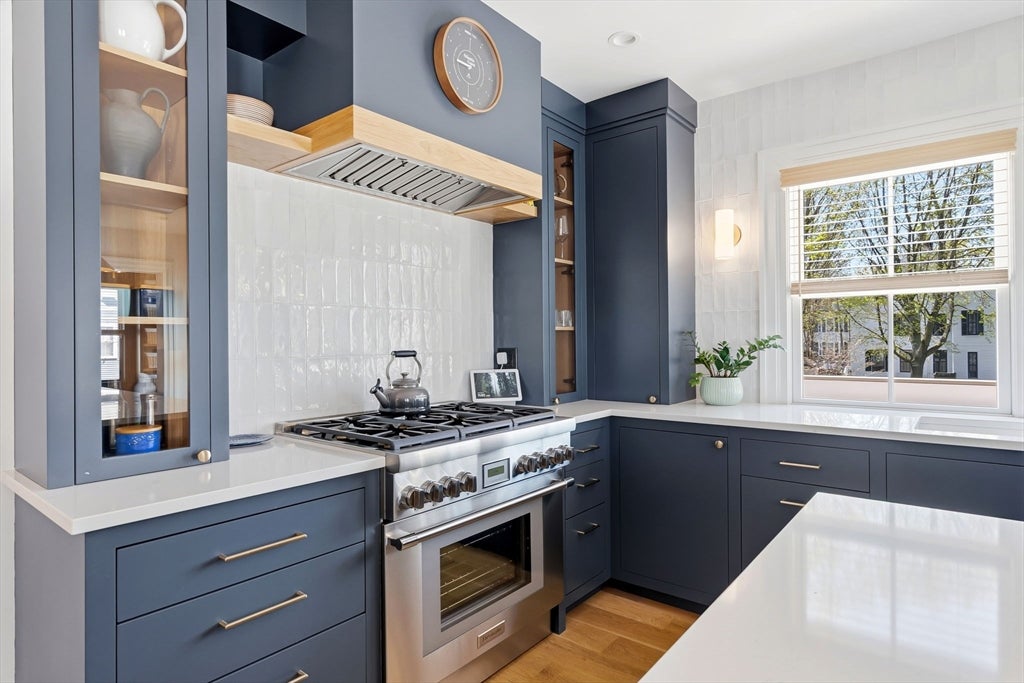 Newburyport, Massachusetts, 01950, United States, 3 Bedrooms Bedrooms, ,3 BathroomsBathrooms,Residential,Active,2045757