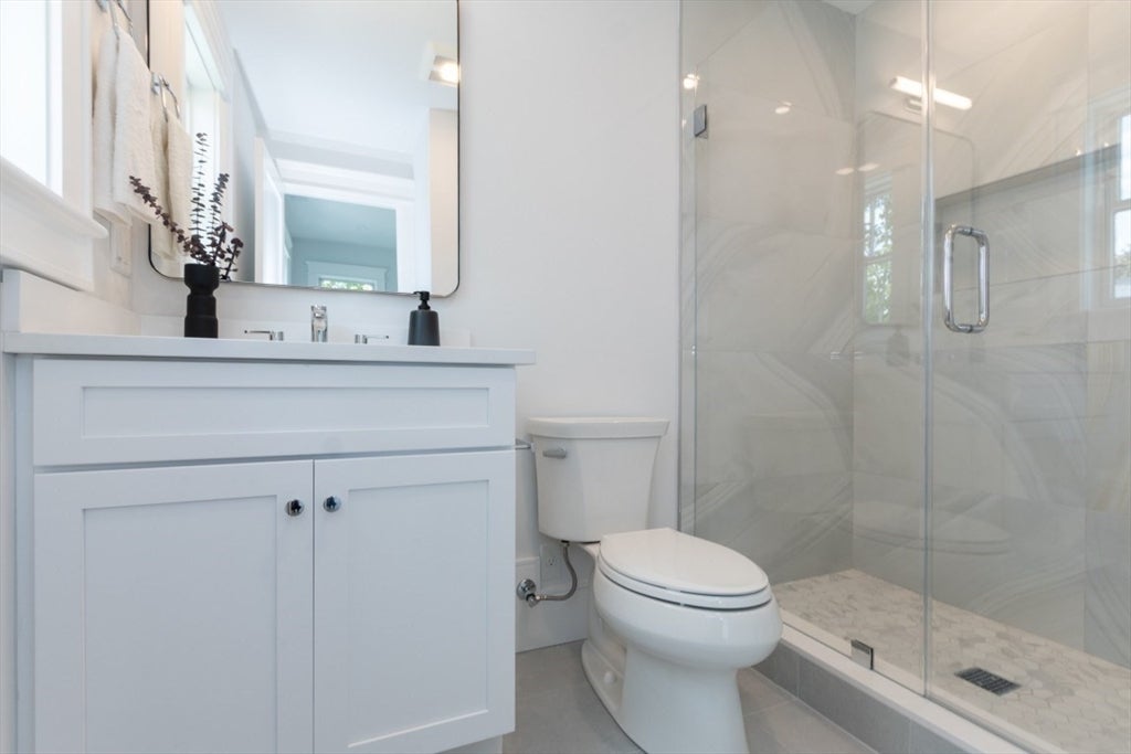 Newton, Massachusetts, 02466, United States, 4 Bedrooms Bedrooms, ,6 BathroomsBathrooms,Residential,Active,1934774