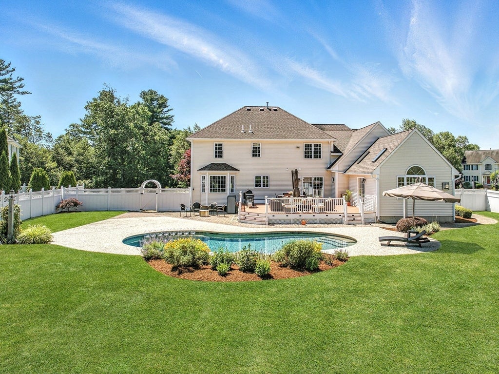 Westford, Massachusetts, 01886, United States, 4 Bedrooms Bedrooms, ,4 BathroomsBathrooms,Residential,Active,1971779