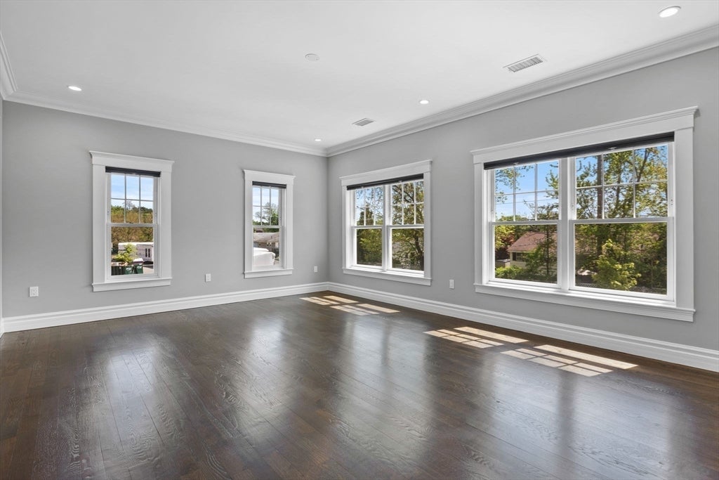 Newton, Massachusetts, 02460, United States, 5 Bedrooms Bedrooms, ,4 BathroomsBathrooms,Residential,Active,1934756