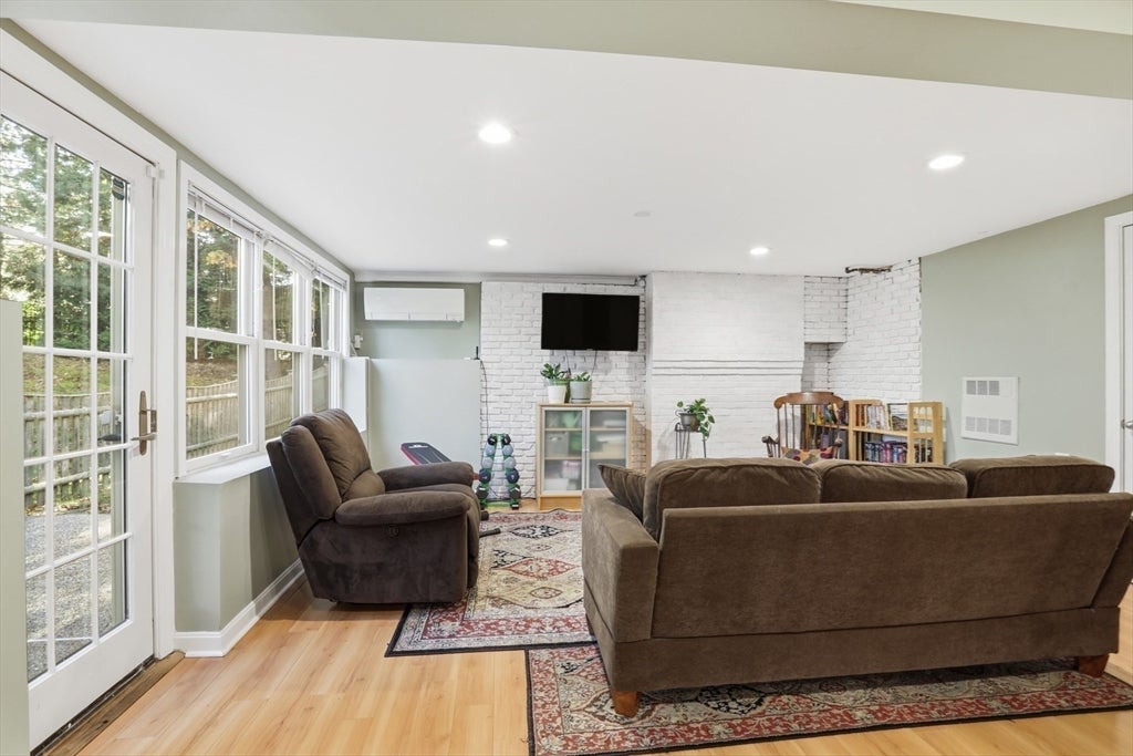 Lexington, Massachusetts, 02420, United States, 5 Bedrooms Bedrooms, ,4 BathroomsBathrooms,Residential,Active,1973324