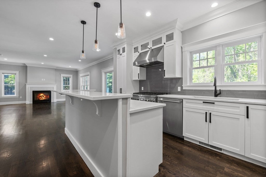 Newton, Massachusetts, 02460, United States, 5 Bedrooms Bedrooms, ,4 BathroomsBathrooms,Residential,Active,1934756