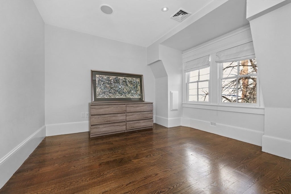 Boston, Massachusetts, 02118, United States, 3 Bedrooms Bedrooms, ,3 BathroomsBathrooms,Residential,Active,2010917