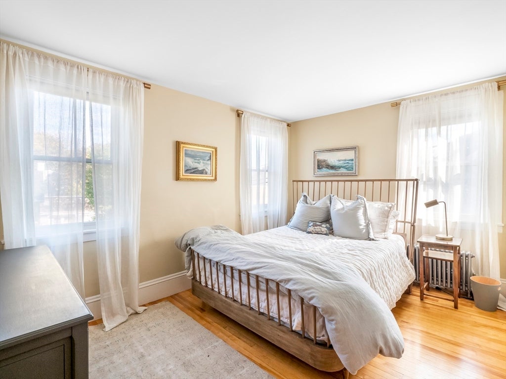 Newburyport, Massachusetts, 01950, United States, 5 Bedrooms Bedrooms, ,2 BathroomsBathrooms,Residential,Active,1986902