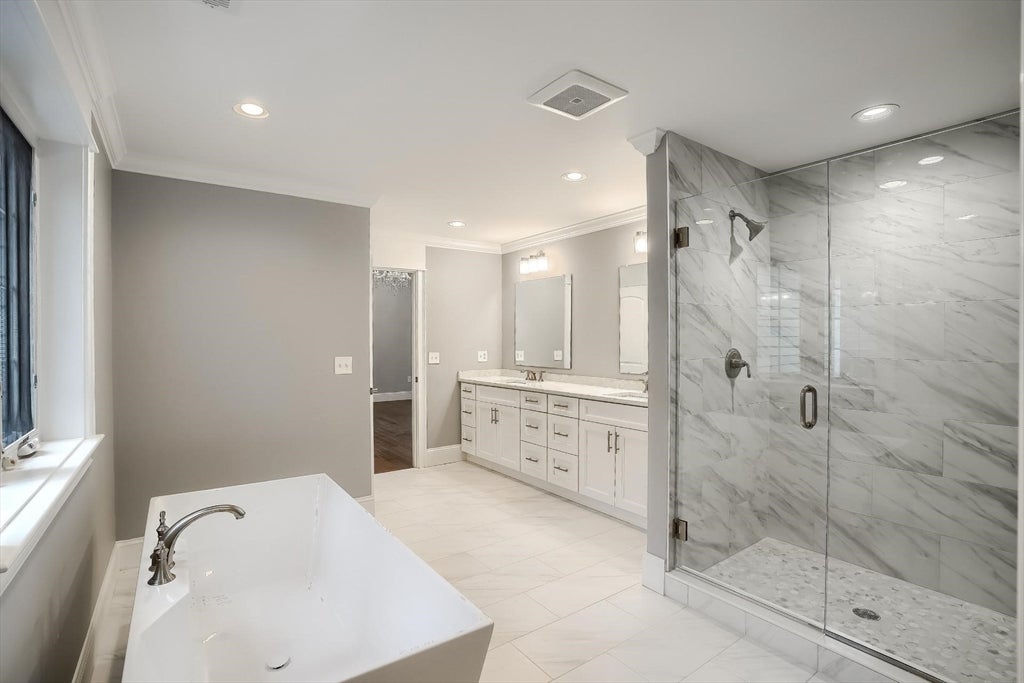 Hopkinton, Massachusetts, 01748, United States, 4 Bedrooms Bedrooms, ,6 BathroomsBathrooms,Residential,Active,2012457