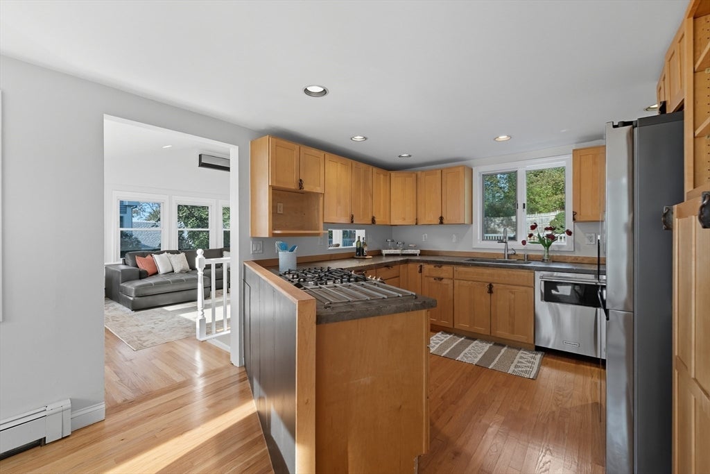 Lexington, Massachusetts, 02421, United States, 5 Bedrooms Bedrooms, ,4 BathroomsBathrooms,Residential,Active,1953717