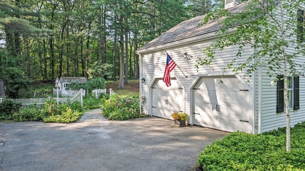 Boxford, Massachusetts, 01921, United States, 4 Bedrooms Bedrooms, ,4 BathroomsBathrooms,Residential,Active,1858684