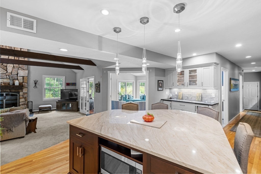 Norwell, Massachusetts, 02061, United States, 4 Bedrooms Bedrooms, ,4 BathroomsBathrooms,Residential,Active,1952760