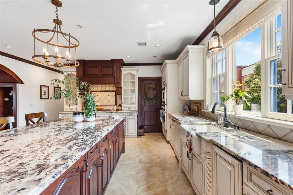 Revere, Massachusetts, 02151, United States, 5 Bedrooms Bedrooms, ,4 BathroomsBathrooms,Residential,Active,1927654
