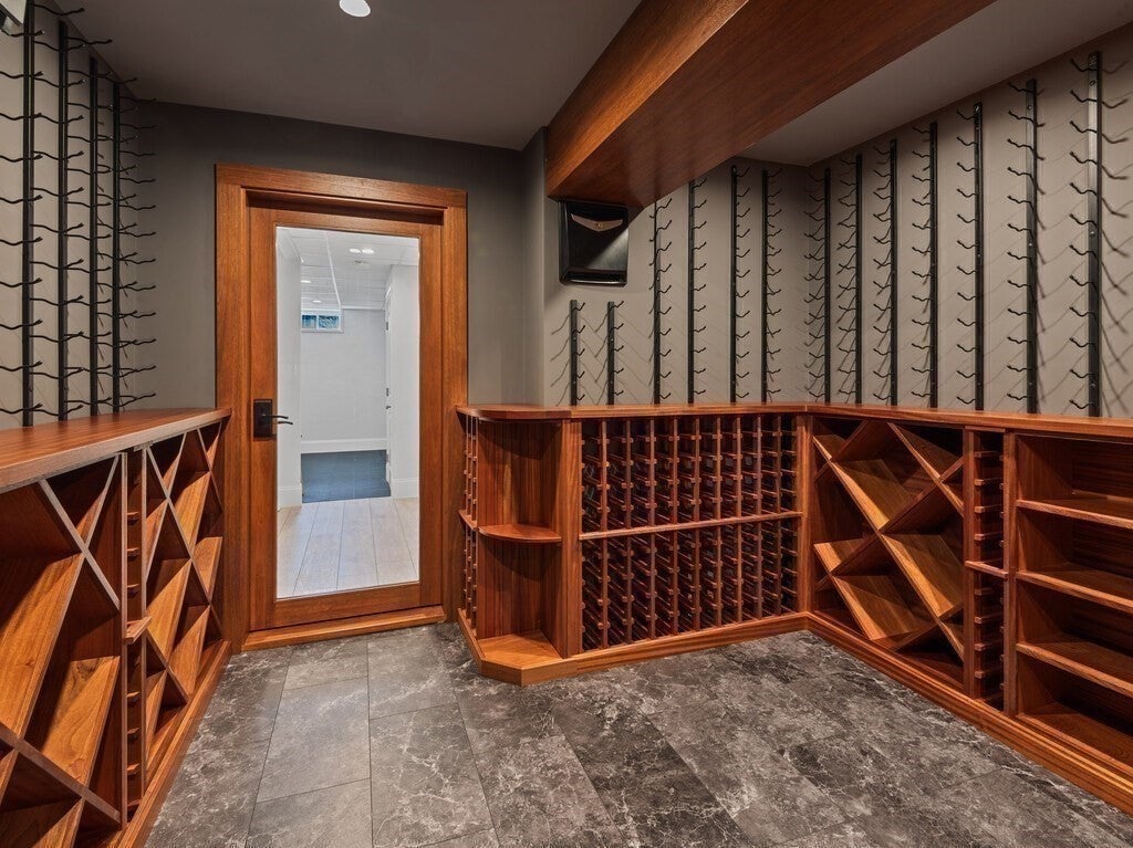 Shrewsbury, Massachusetts, 01545, United States, 4 Bedrooms Bedrooms, ,5 BathroomsBathrooms,Residential,Active,1810422