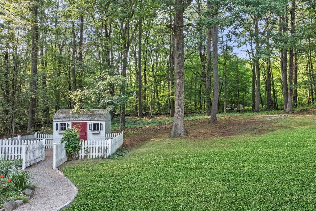 Boxford, Massachusetts, 01921, United States, 3 Bedrooms Bedrooms, ,4 BathroomsBathrooms,Residential,Active,1990670