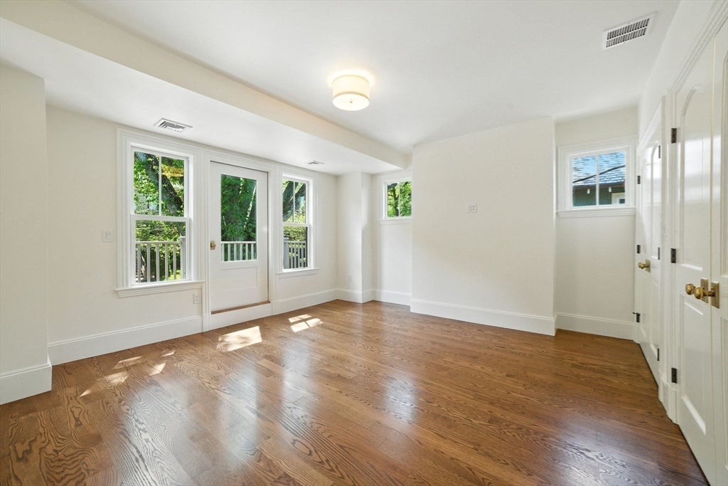 Brookline, Massachusetts, 02446, United States, 4 Bedrooms Bedrooms, ,4 BathroomsBathrooms,Residential,Active,1806604