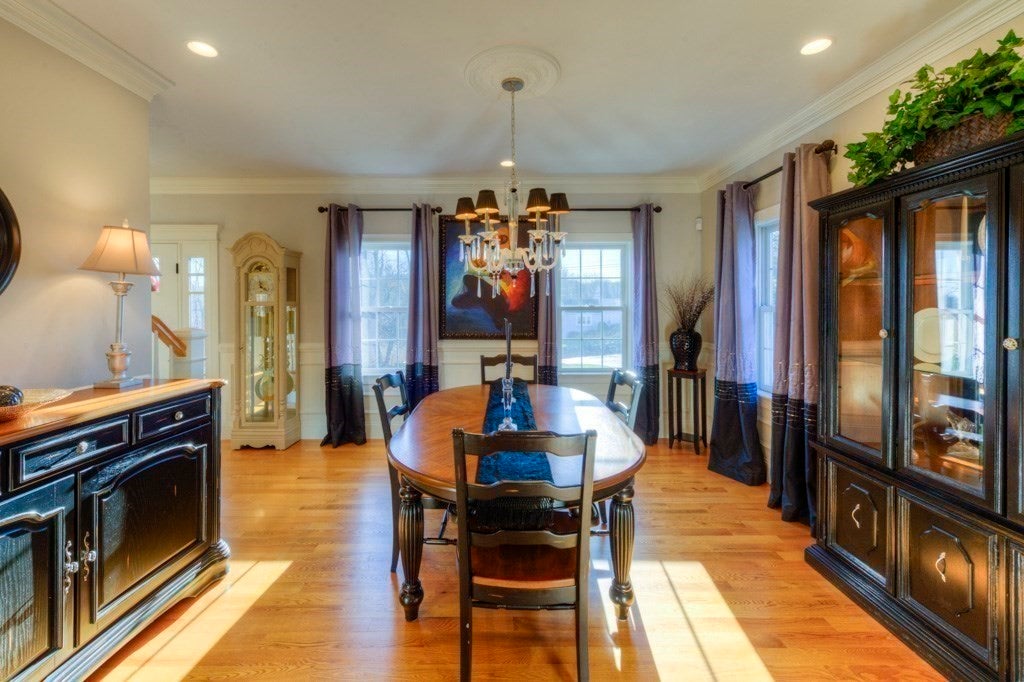 Shrewsbury, Massachusetts, 01545, United States, 5 Bedrooms Bedrooms, ,5 BathroomsBathrooms,Residential,Active,1964258