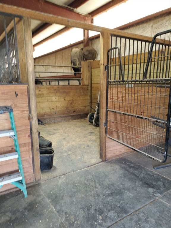 Westborough, Massachusetts, 01581, United States, 6 Bedrooms Bedrooms, ,3 BathroomsBathrooms,Residential,Active,1992250