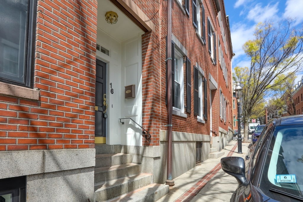 Boston, Massachusetts, 02129, United States, 4 Bedrooms Bedrooms, ,4 BathroomsBathrooms,Residential,Active,2043810