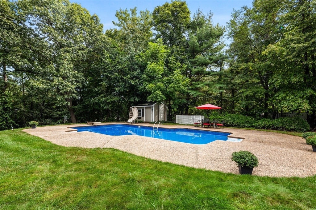 Andover, Massachusetts, 01810, United States, 5 Bedrooms Bedrooms, ,4 BathroomsBathrooms,Residential,Active,1934816