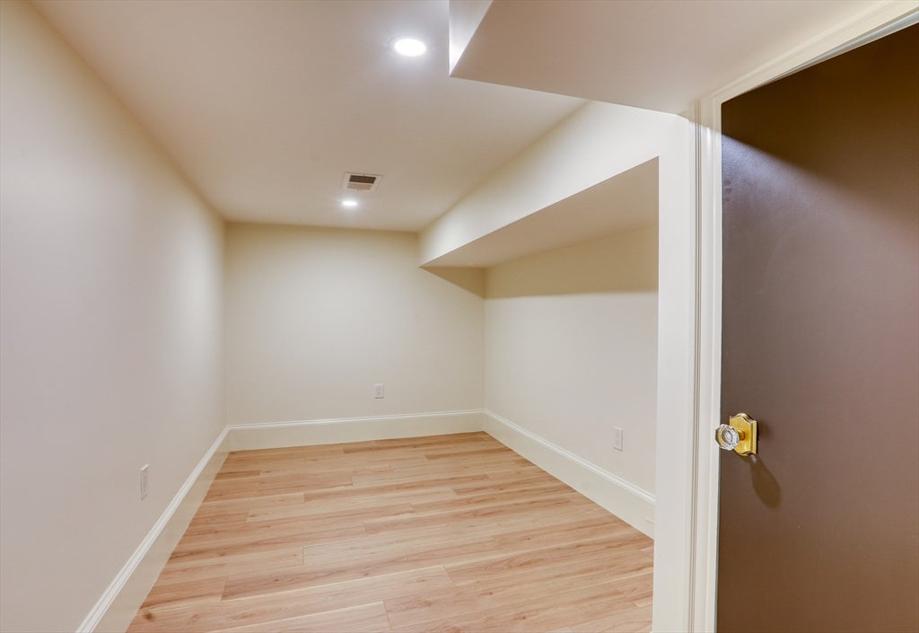 Boston, Massachusetts, 02129, United States, 4 Bedrooms Bedrooms, ,4 BathroomsBathrooms,Residential,Active,2043810