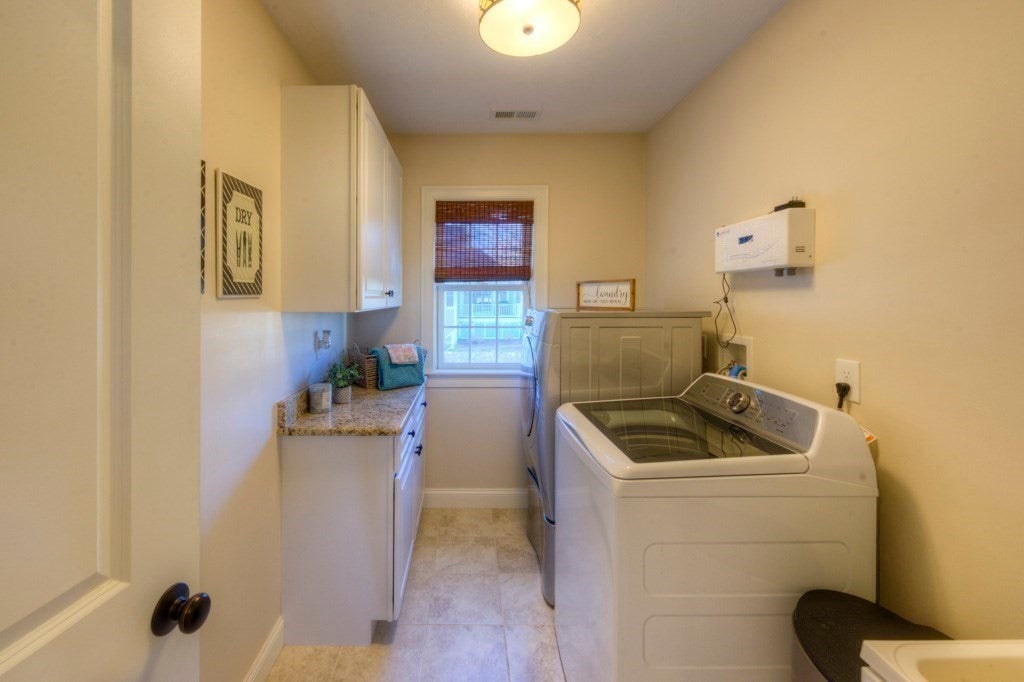 Shrewsbury, Massachusetts, 01545, United States, 5 Bedrooms Bedrooms, ,5 BathroomsBathrooms,Residential,Active,1964258