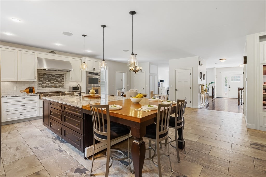 Woburn, Massachusetts, 01801, United States, 5 Bedrooms Bedrooms, ,5 BathroomsBathrooms,Residential,Active,1922298