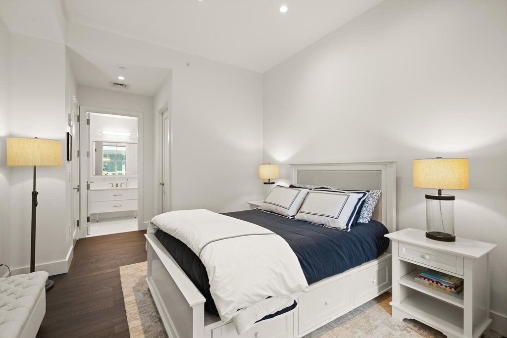 Boston, Massachusetts, 02210, United States, 2 Bedrooms Bedrooms, ,3 BathroomsBathrooms,Residential,Active,1993631