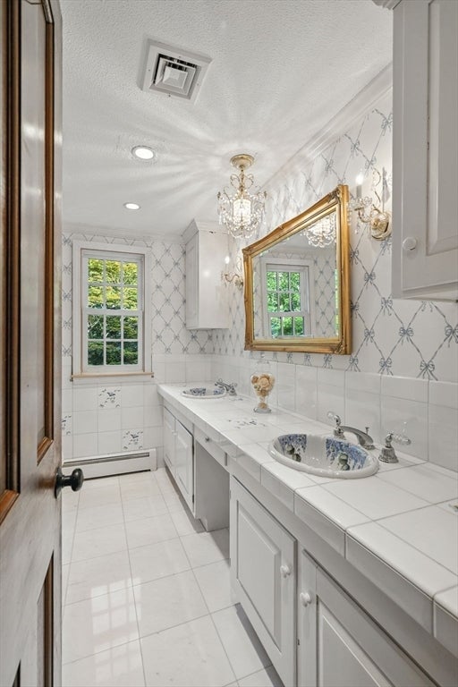 Topsfield, Massachusetts, 01983, United States, 6 Bedrooms Bedrooms, ,4 BathroomsBathrooms,Residential,Active,1936130