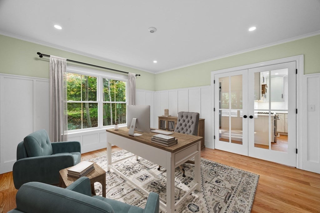 Topsfield, Massachusetts, 01983, United States, 4 Bedrooms Bedrooms, ,3 BathroomsBathrooms,Residential,Active,1962184