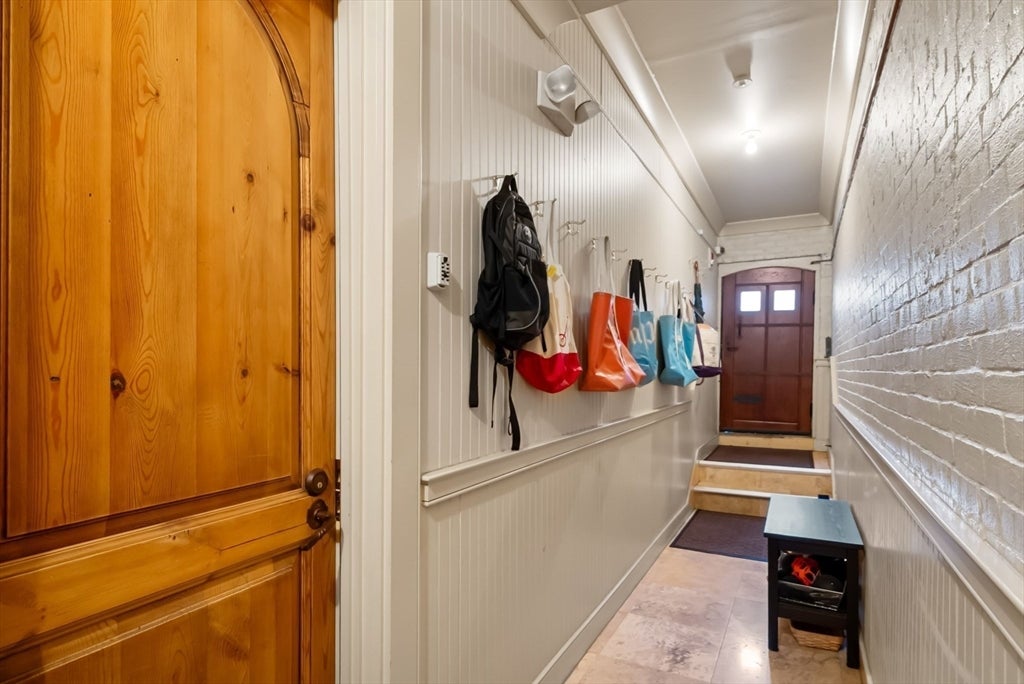 Boston, Massachusetts, 02108, United States, 3 Bedrooms Bedrooms, ,4 BathroomsBathrooms,Residential,Active,1960165