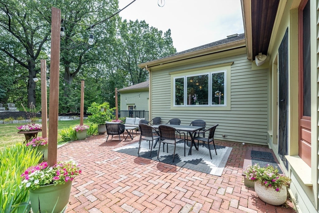 Woburn, Massachusetts, 01801, United States, 5 Bedrooms Bedrooms, ,5 BathroomsBathrooms,Residential,Active,1922298