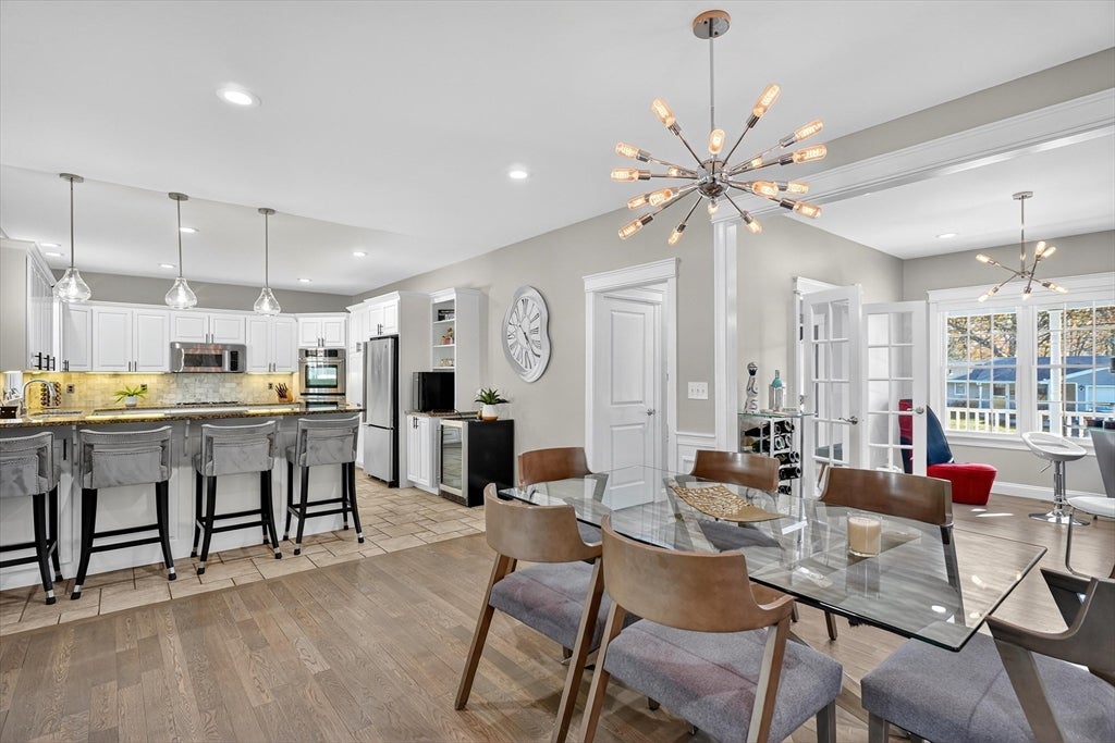 Danvers, Massachusetts, 01923, United States, 4 Bedrooms Bedrooms, ,4 BathroomsBathrooms,Residential,Active,1992274